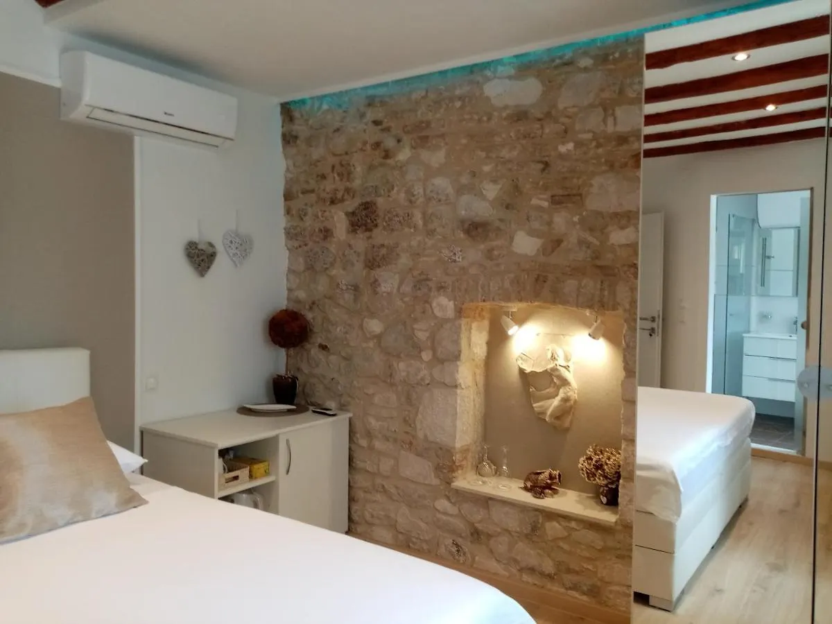 Gasthuis Apartments & Rooms Trogir Stars Free Parking