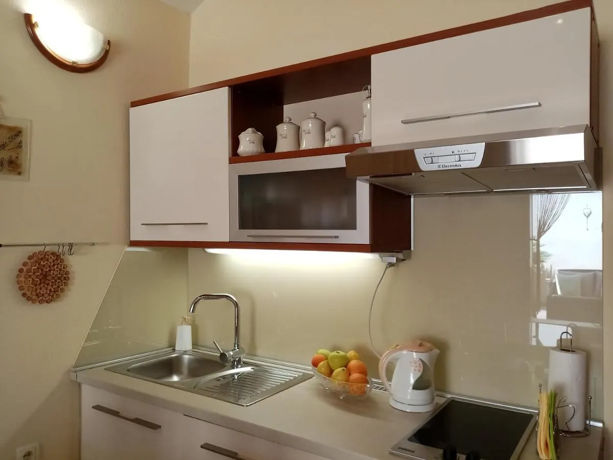 Apartments & Rooms Trogir Stars Free Parking 4*,  Kroatië