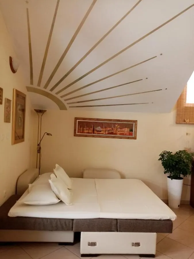 Apartments & Rooms Trogir Stars Free Parking Gasthuis