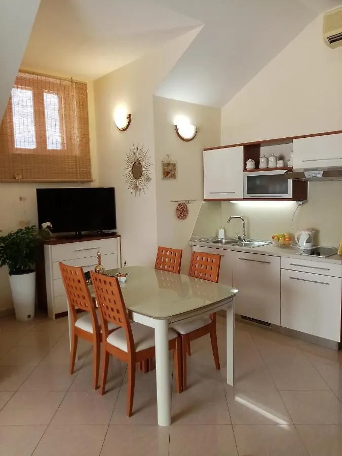 Gasthuis Apartments & Rooms Trogir Stars Free Parking