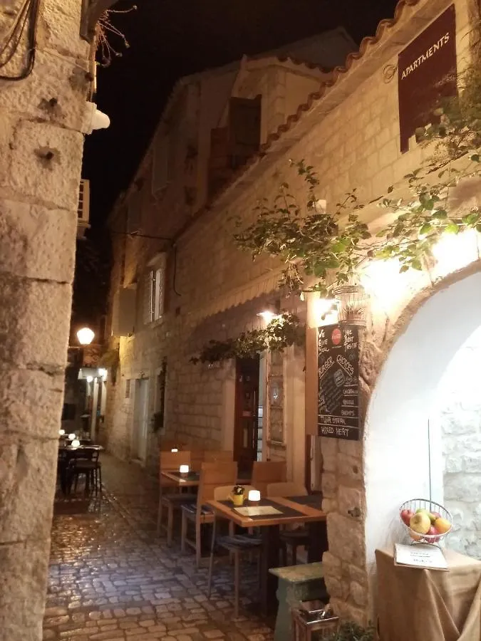 Gasthuis Apartments & Rooms Trogir Stars Free Parking