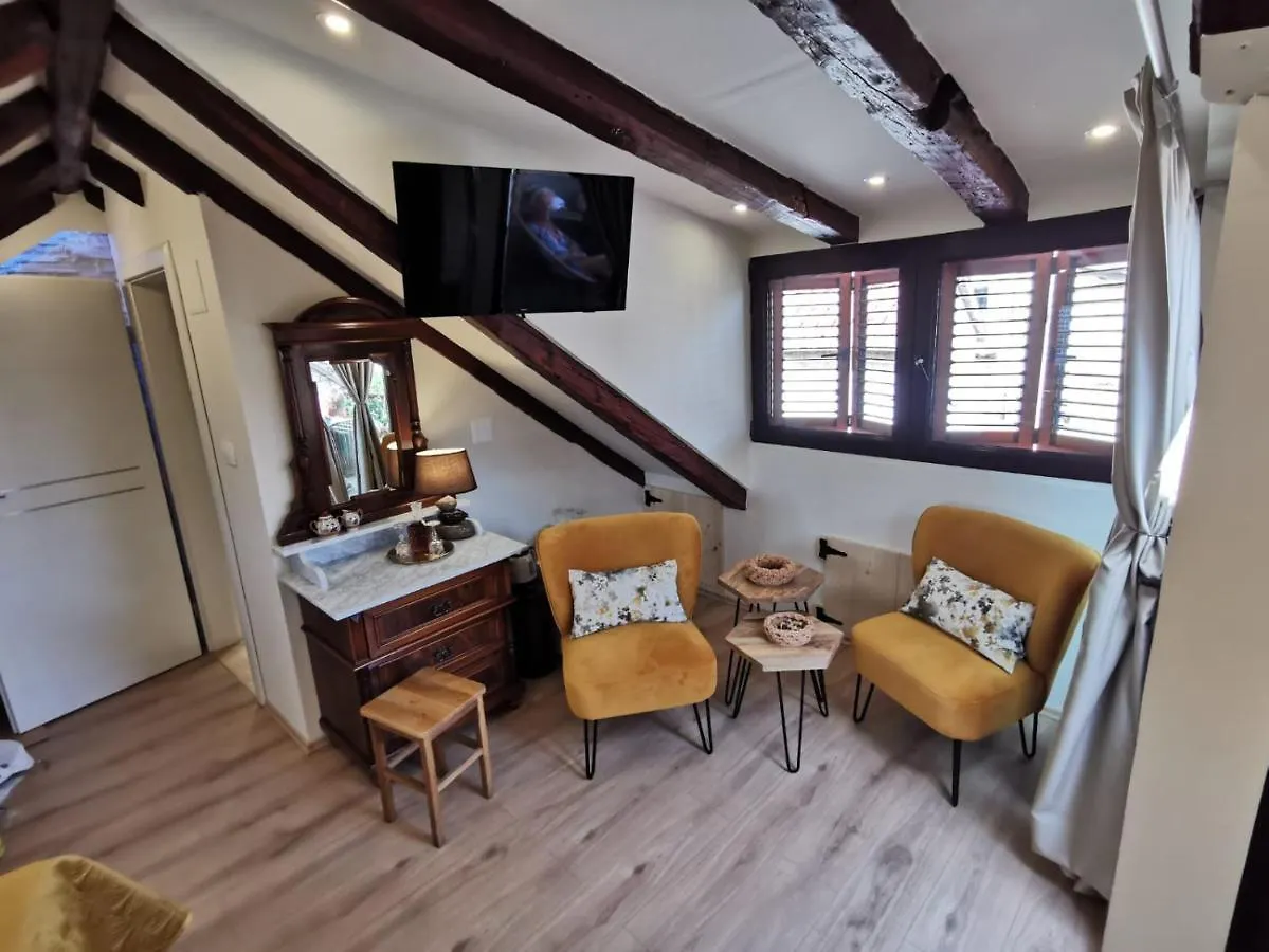Gasthuis Apartments & Rooms Trogir Stars Free Parking