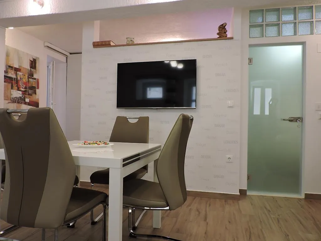 Apartments & Rooms Trogir Stars Free Parking Gasthuis
