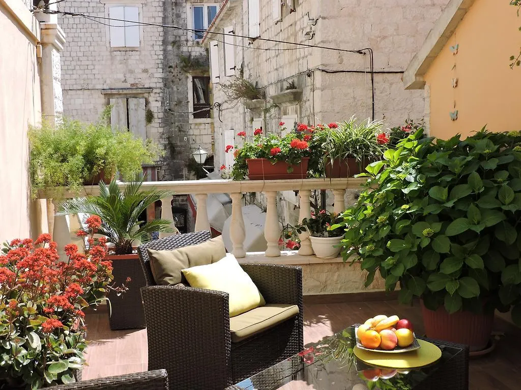Apartments & Rooms Trogir Stars Free Parking Gasthuis