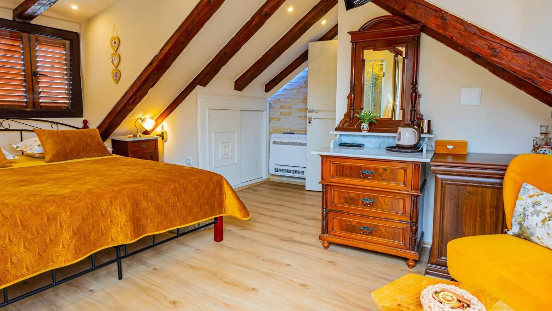 게스트하우스 Apartments & Rooms Trogir Stars Free Parking
